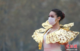 Illustration for article titled China's Horrible Pollution Is Certainly Not Fashionable